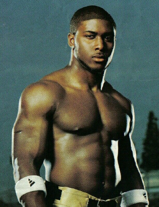 Shirtless Reggie Bush - Naked Black Male Celebs.